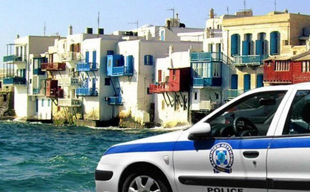 «Τρίαινα» στη Μύκονο: Η Louis Vuitton στέλνει τις εισπράξεις Ελβετία – Κατασχέθηκε η είσπραξη εστιατορίου με χρέη στο Δημόσιο